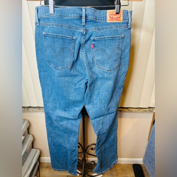 Levi Strauss Curvy Boot Cut Light Blue Denim Jeans size 31 - Picture 4 of 7